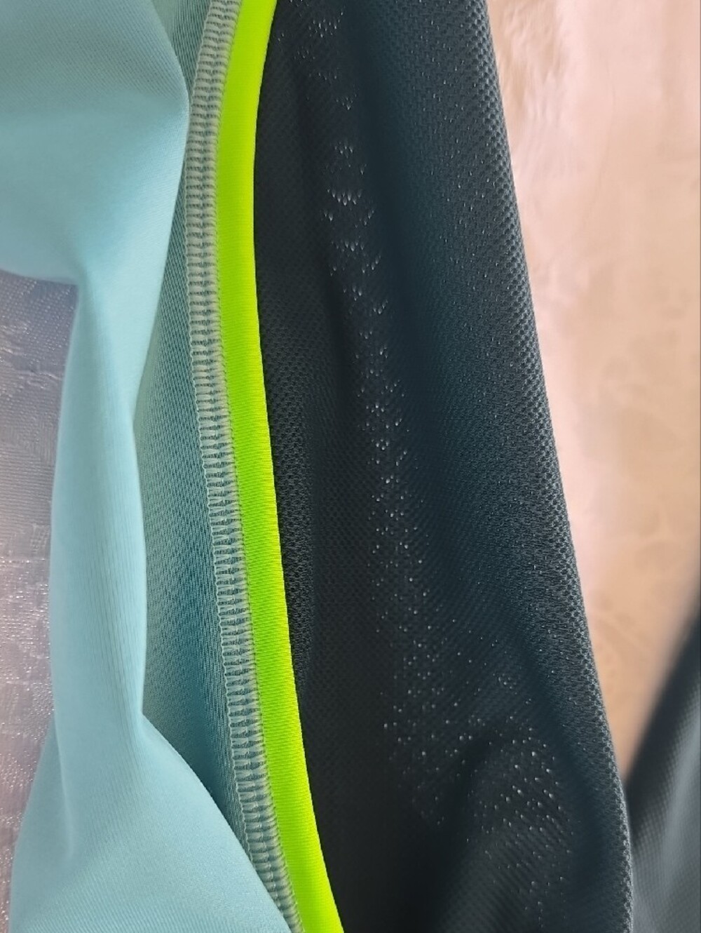 Under Armour Dark Teal Leggings with Neon Yellow Trim - Picture 4 of 7